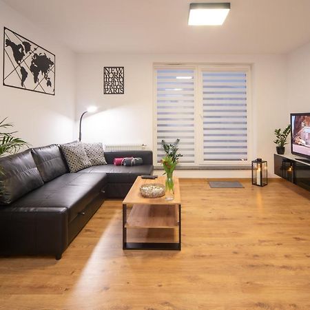 Maya'S Flats & Resorts 49 - Spacious 3 Rooms Apartment In Szafarnia Гданск Екстериор снимка