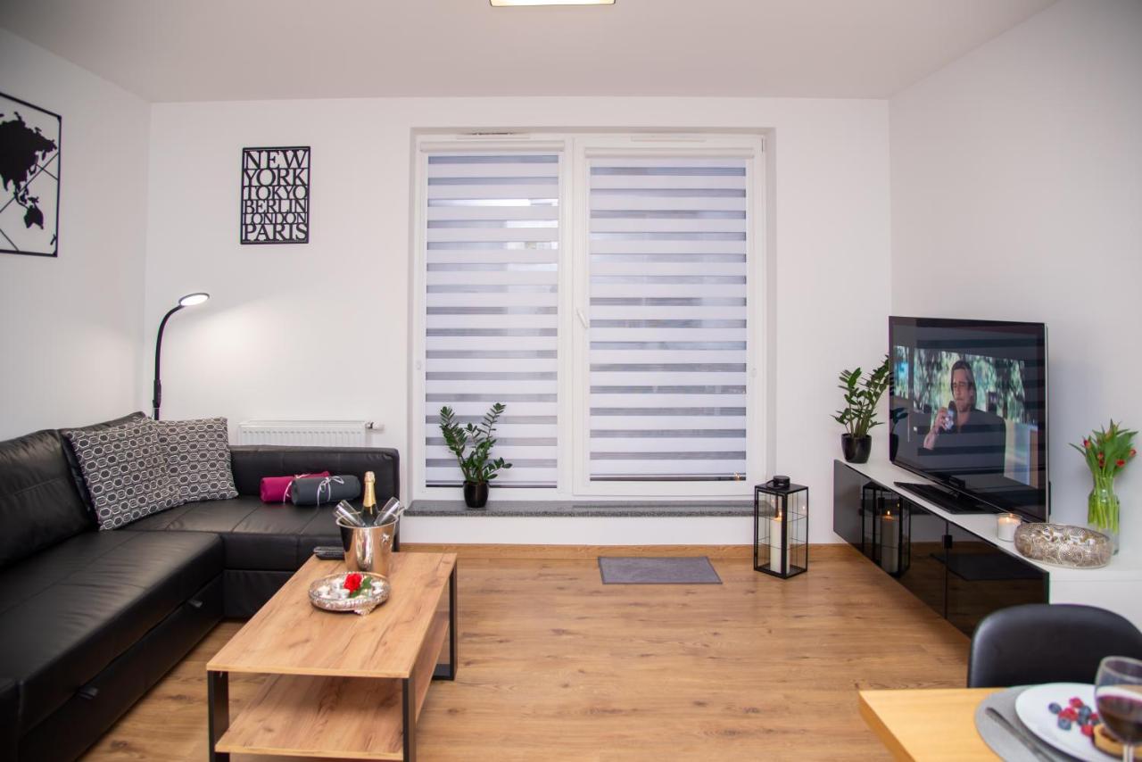 Maya'S Flats & Resorts 49 - Spacious 3 Rooms Apartment In Szafarnia Гданск Екстериор снимка
