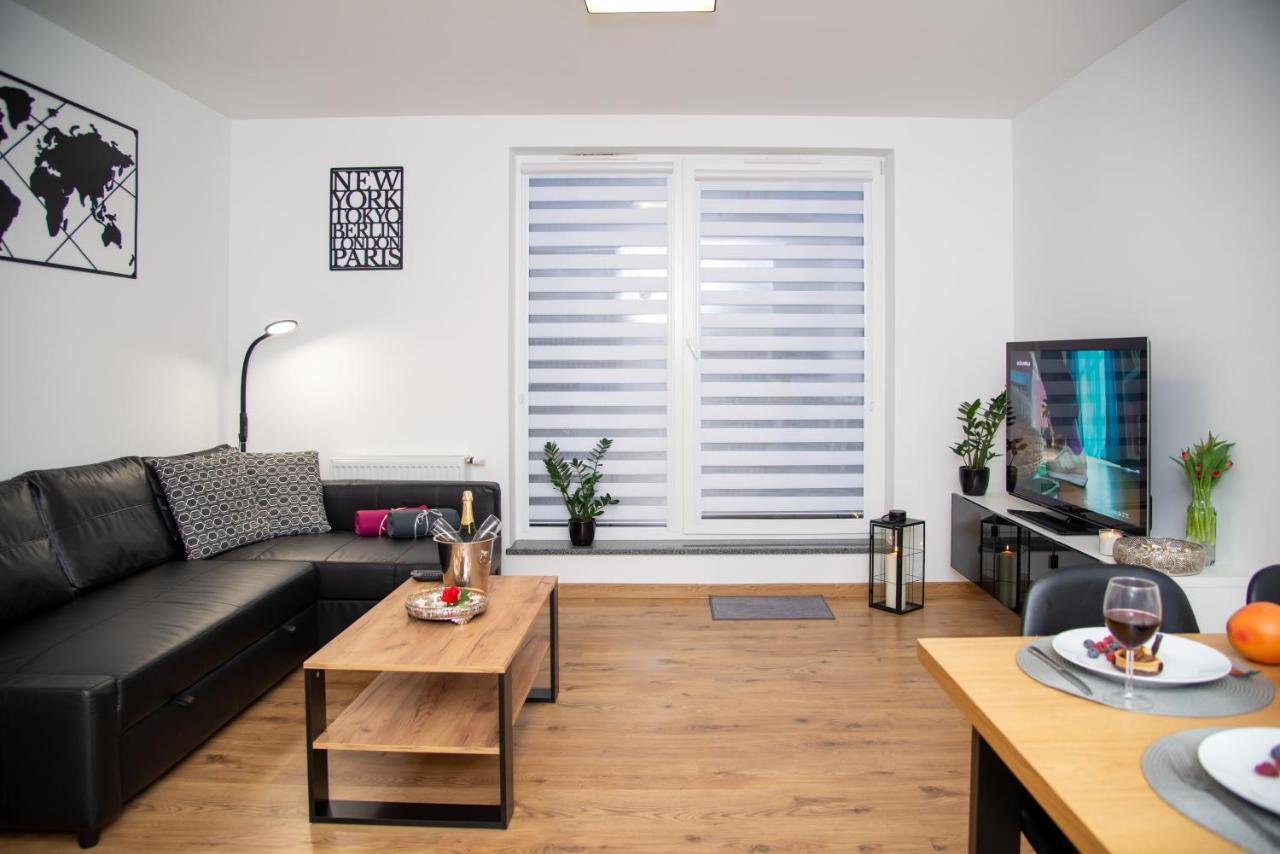 Maya'S Flats & Resorts 49 - Spacious 3 Rooms Apartment In Szafarnia Гданск Екстериор снимка