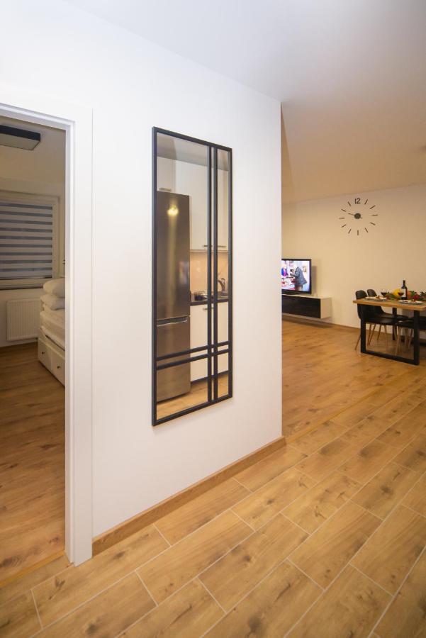 Maya'S Flats & Resorts 49 - Spacious 3 Rooms Apartment In Szafarnia Гданск Екстериор снимка
