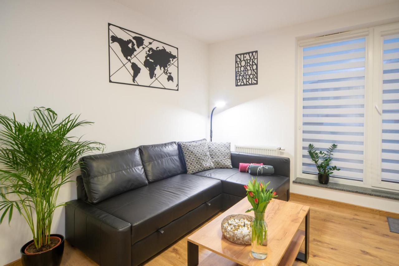 Maya'S Flats & Resorts 49 - Spacious 3 Rooms Apartment In Szafarnia Гданск Екстериор снимка