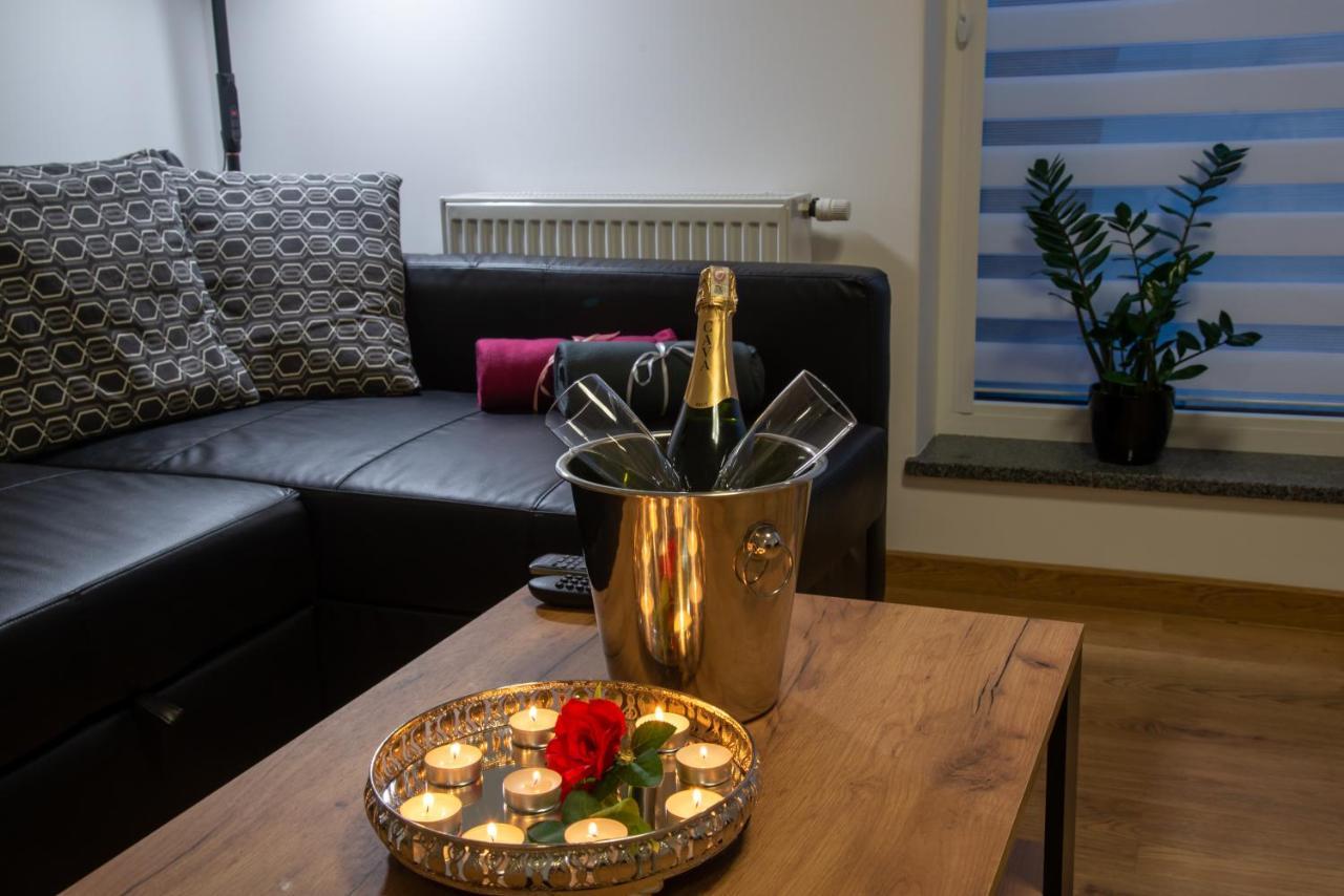 Maya'S Flats & Resorts 49 - Spacious 3 Rooms Apartment In Szafarnia Гданск Екстериор снимка