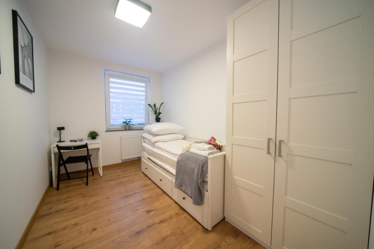 Maya'S Flats & Resorts 49 - Spacious 3 Rooms Apartment In Szafarnia Гданск Екстериор снимка